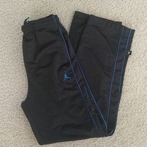 Boys L Air Jordan sweatpants